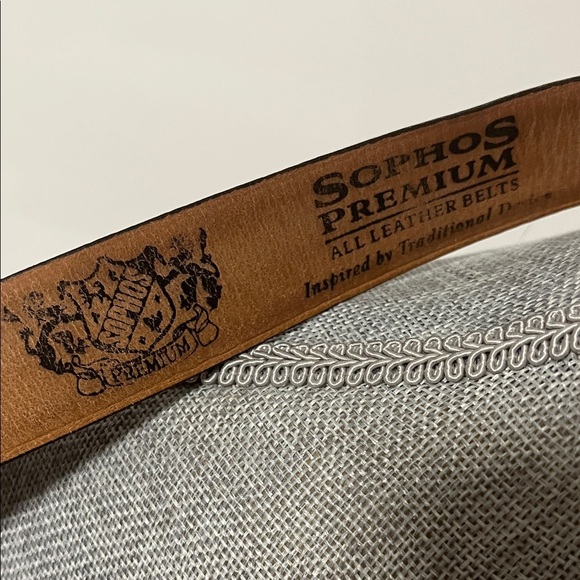 Cognac Brown Leather Belt, Size M 35-37 inch - Picture 2 of 10